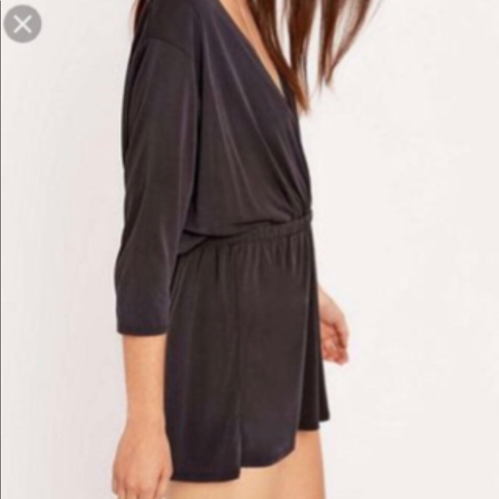 ADORABLE ROMPER SILENCE+NOISE - Picture 3 of 6